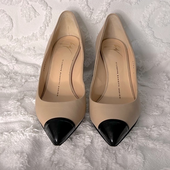 GIUSEPPE ZANOTTI • BEIGE BLACK PUMP • MINT IN BOX - Picture 2 of 7